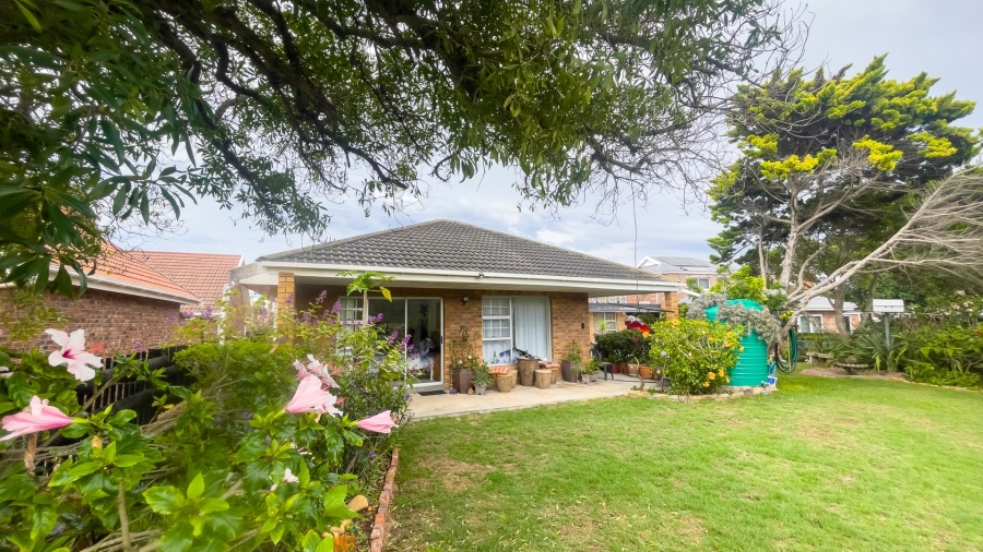 6 Bedroom Property for Sale in Hersham Western Cape